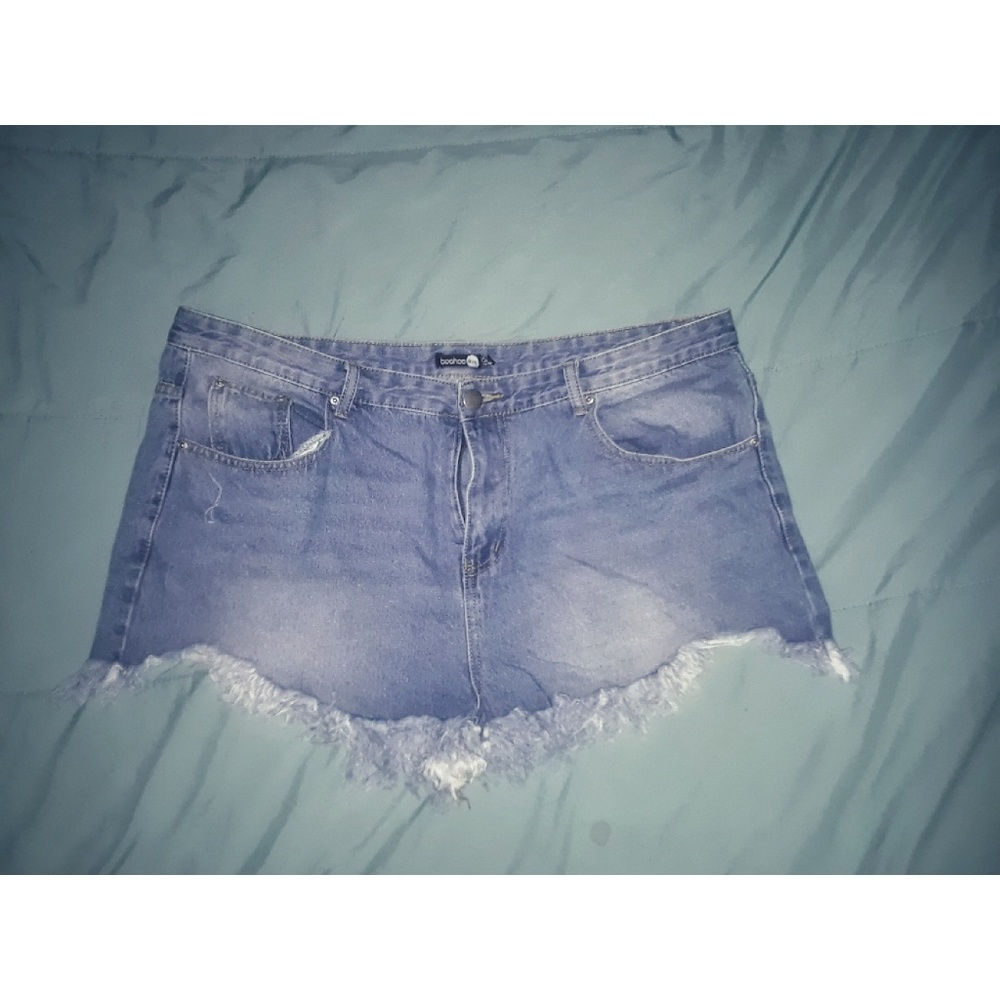 Plus size cut off denim shorts